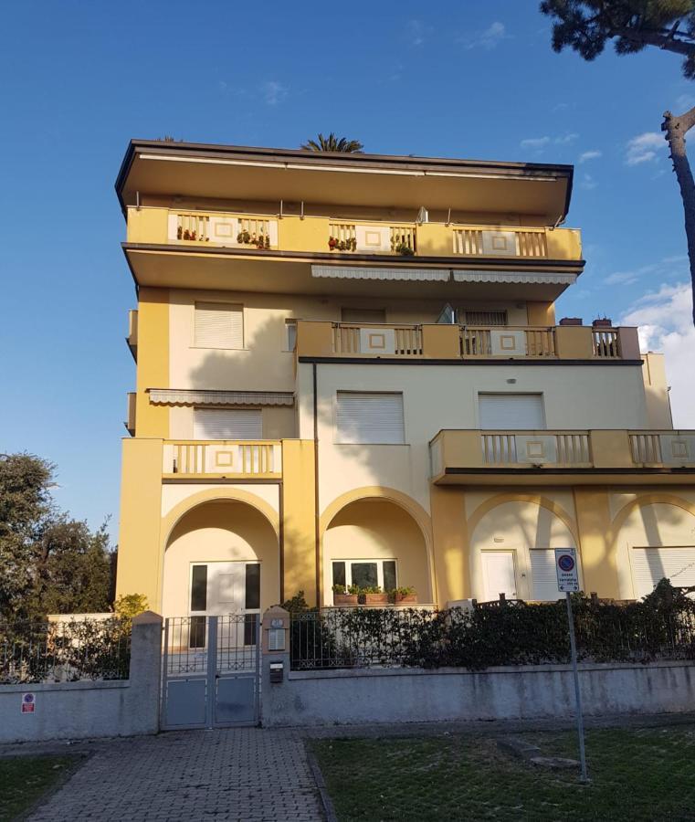 Apartamento Vittoria Marina Di Pietrasanta Kültér fotó